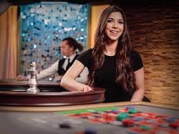 Studio dealer langsung togelnet dengan permainan blackjack dan roulette