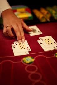 Riwayat Roulette menampilkan nomor, warna, dan frekuensi dalam periode